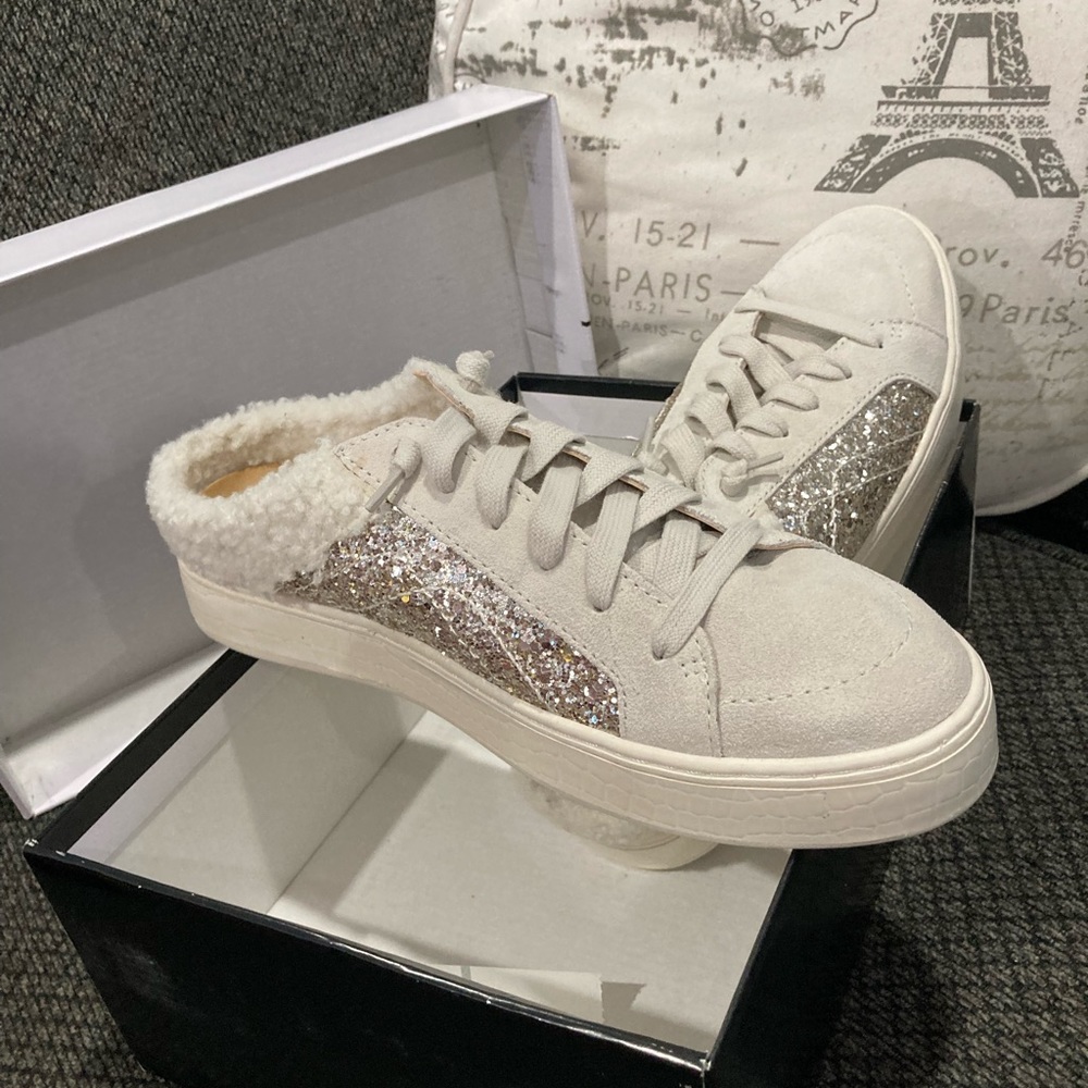 New with Box Dolce Vita Lena